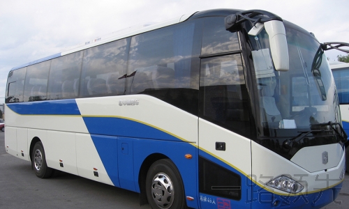 大客車(chē)租賃一天多少錢(qián)